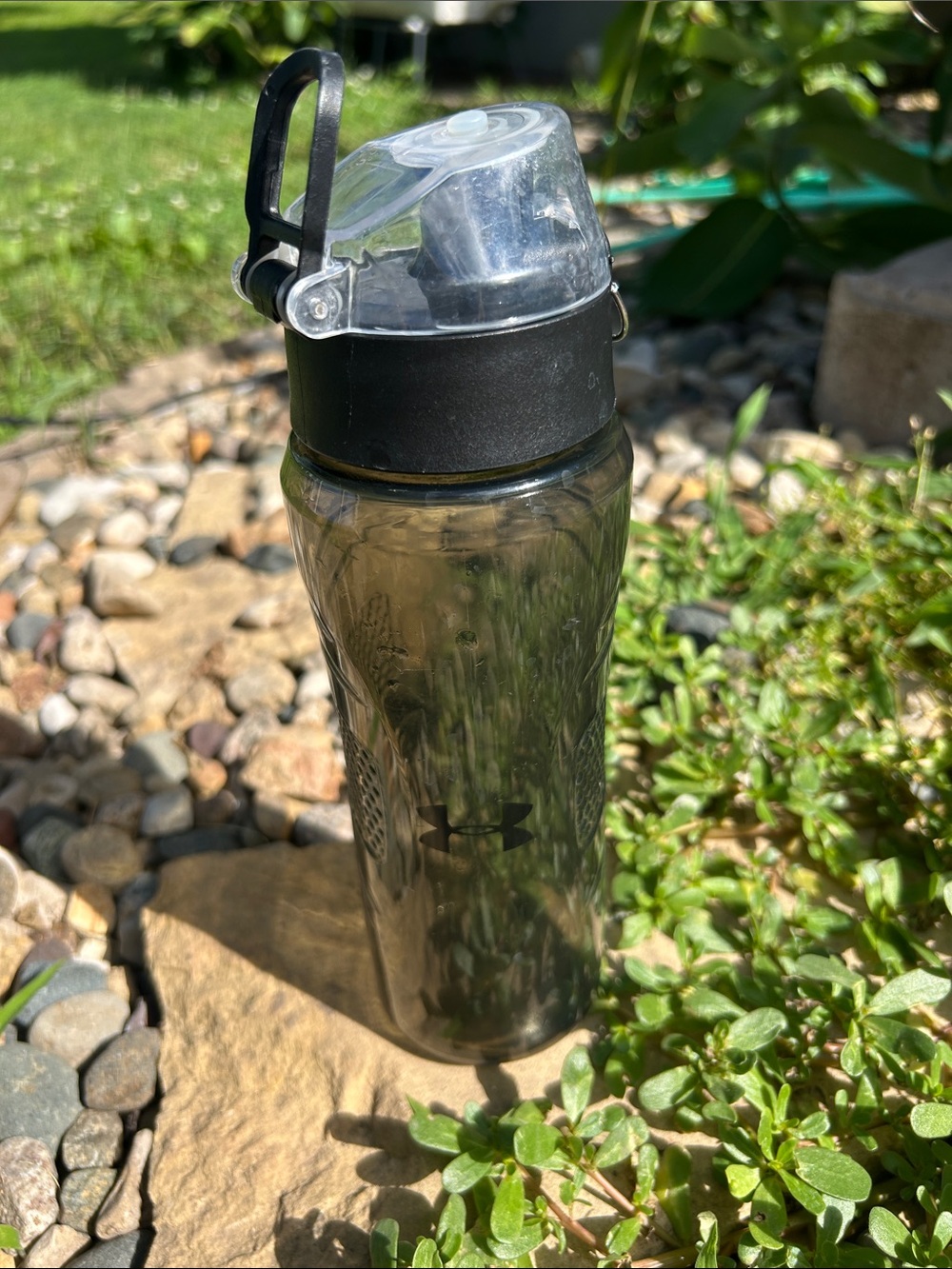 Under Armour Smoke Gray Plastic Flip Top Water Bottle 
24 oz - Picture 10 of 11